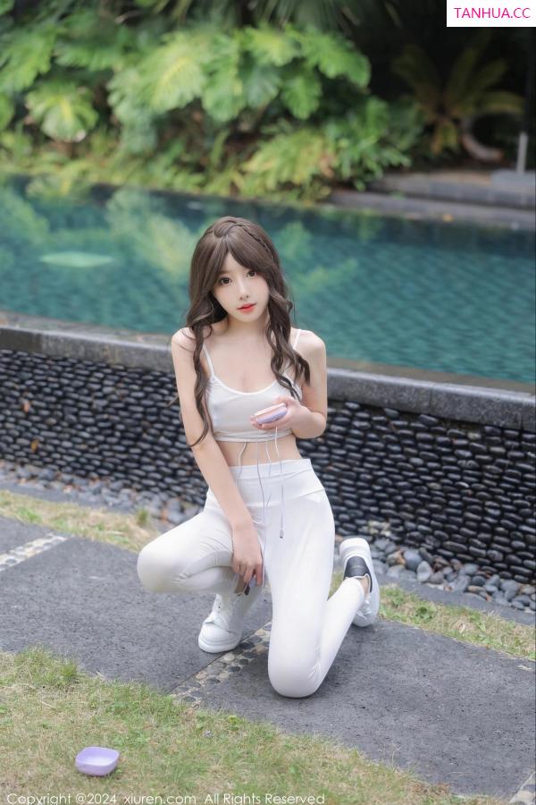   [XiuRen]高清写真图 2024.02.23 No.8132 桃妖夭 新人美腿第59张图片